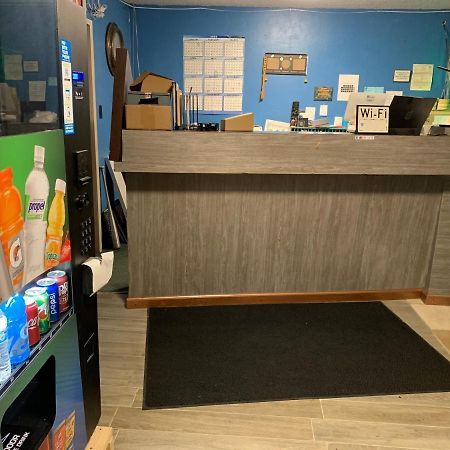 Tiki Lodge Mchenry - Downtown Modesto Εξωτερικό φωτογραφία